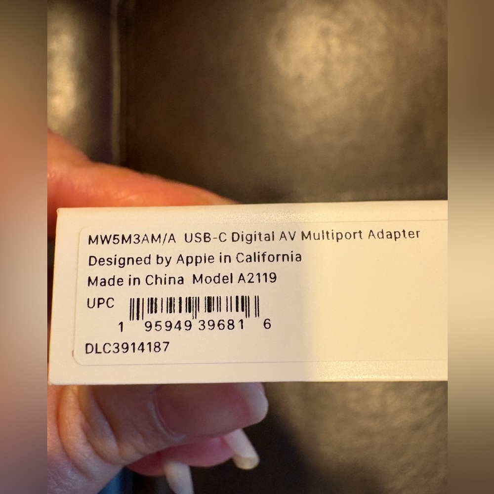 Apple USB-C Digital AV Multiport Adapter, Color: White, Model: A2119 - Picture 8 of 8